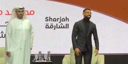 استقبال حافل لمحمد صلاح بمعرض الشارقة للكتاب - صوت العرب