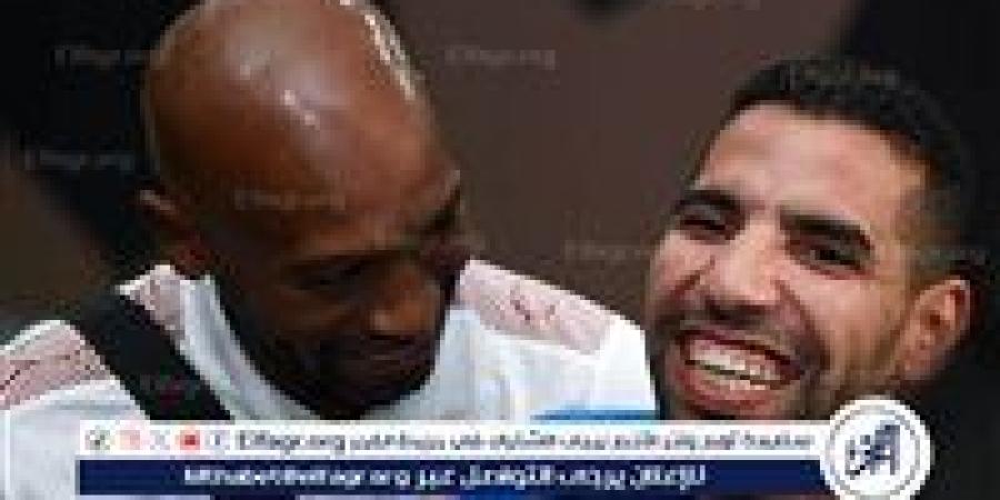 لاعبو الزمالك يحيون مؤمن زكريا قبل لقاء سموحة في الدوري الممتاز - صوت العرب