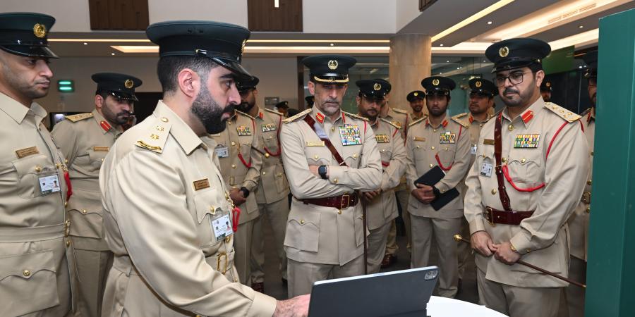 قائد عام شرطة دبي يتفقد الإدارة العامة للتدريب - صوت العرب