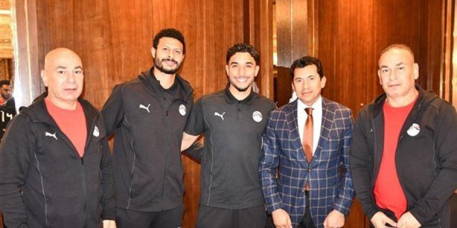 وزير الرياضة يدعم لاعبي المنتخب قبل مواجهة كاب فيردي وبوتسوانا - صوت العرب