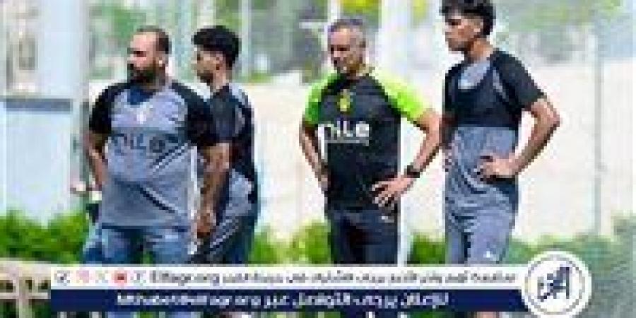 جلسة تجمع جوميز بجهازه المعاون على هامش مران الزمالك - صوت العرب