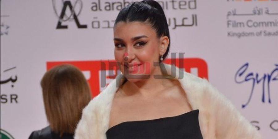 إطلالة مميزة لـ جيهان خليل بمهرجان القاهرة السينمائي (صور) - صوت العرب