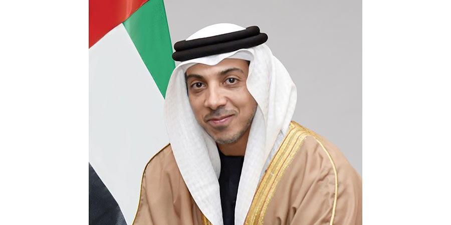 منصور بن زايد وحمدان بن محمد والشيوخ يهنئون هزاع بن زايد - صوت العرب