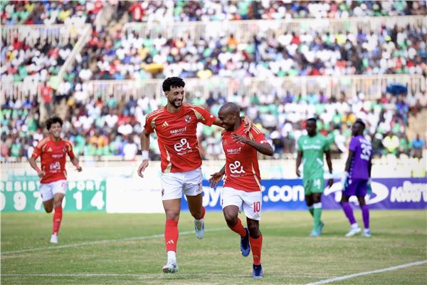 من الملعب| شاهد جهاز الزمالك يتابع فوز الأهلي على جورماهيا الكيني  