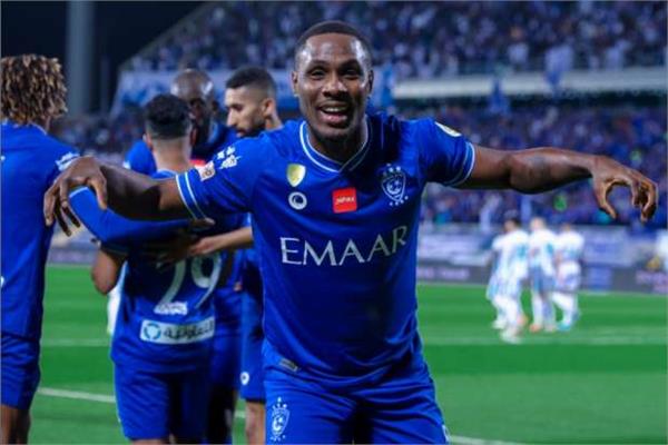 الهلال يتقدم بثلاثية على الريان في الشوط الأول