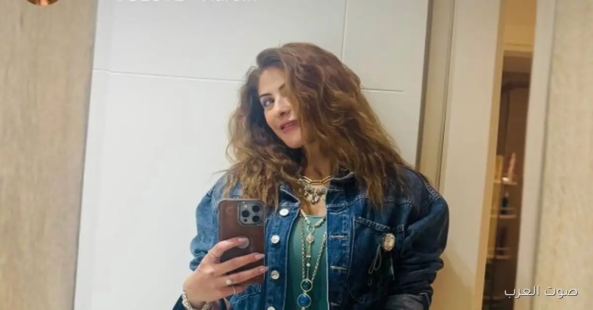 هيدي كرم بتلفت الأنظار بإطلالة كاجوال على إنستجرام