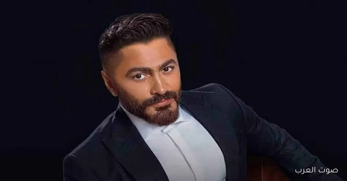 تامر حسني يعزي محمد رمضان في وفاة والده