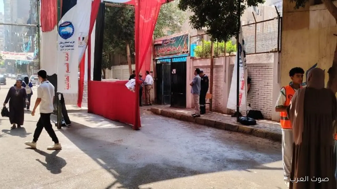 إقبال متوسط على التصويت في لجان الهرم لانتخابات النواب