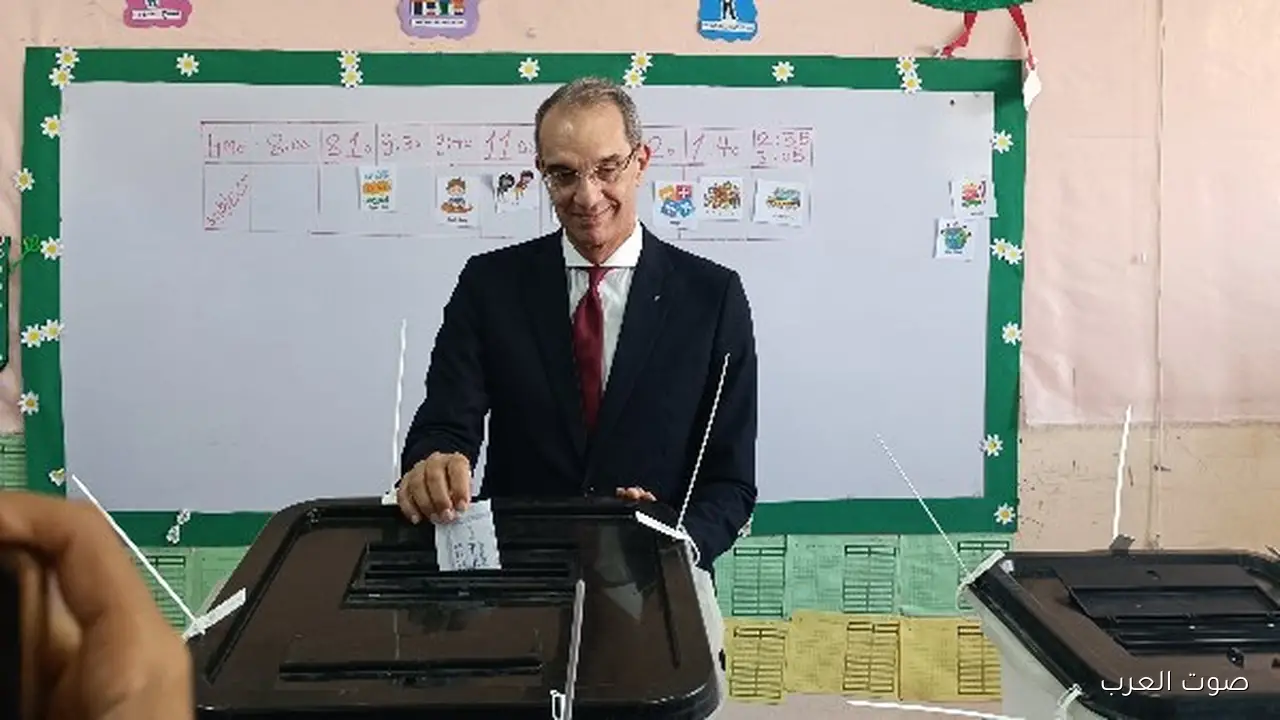 وزير الاتصالات يشارك في انتخابات مجلس النواب 2025