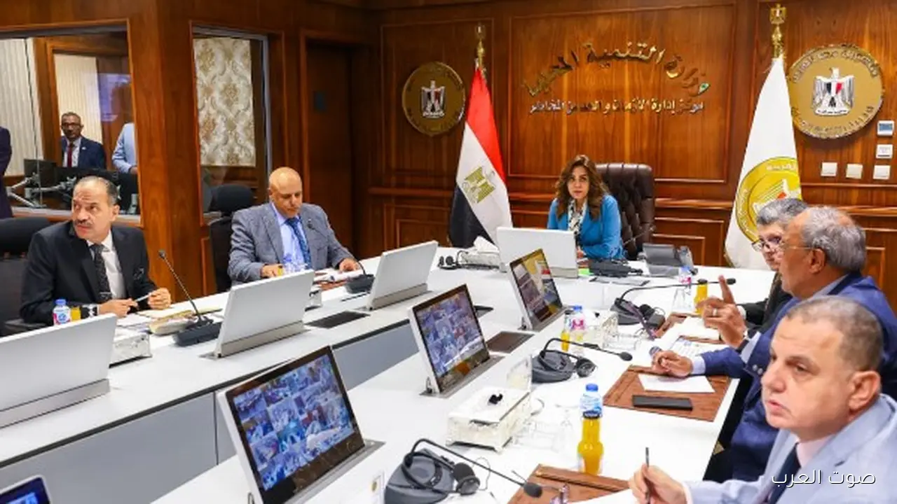 وزيرة التنمية المحلية تتابع انتخابات النواب من مركز الطوارئ في المحافظات