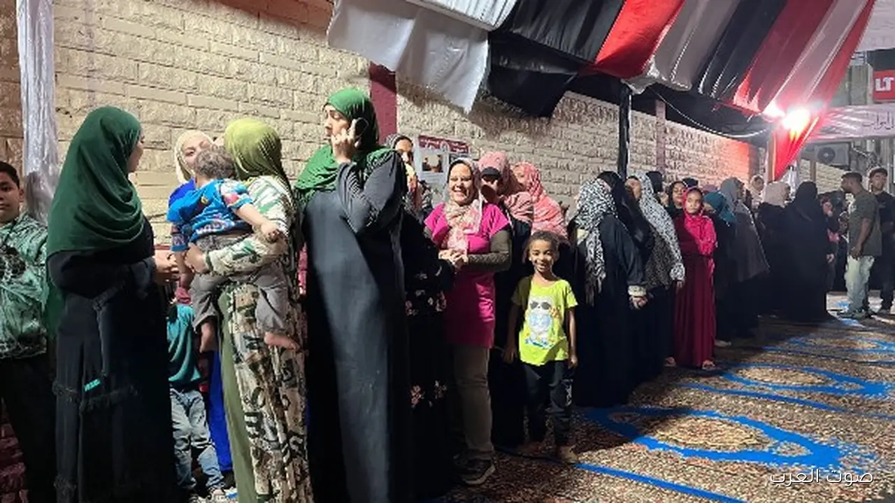 إقبال كبير من الستات في لجنة مدرسة الجيزة القومية في انتخابات مجلس النواب 2025