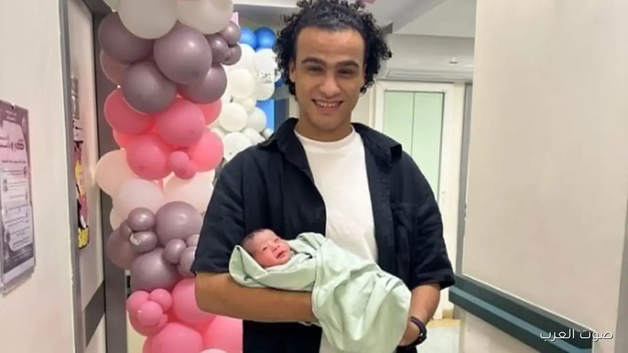 مصطفى حدوتة يعلن لأول مرة سبب وفاة ابنته الرضيعة ويحتفل بذكراها