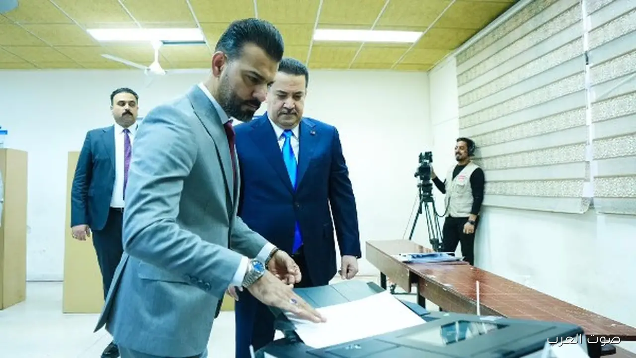 رئيس وزراء العراق يصوت في انتخابات مجلس النواب
