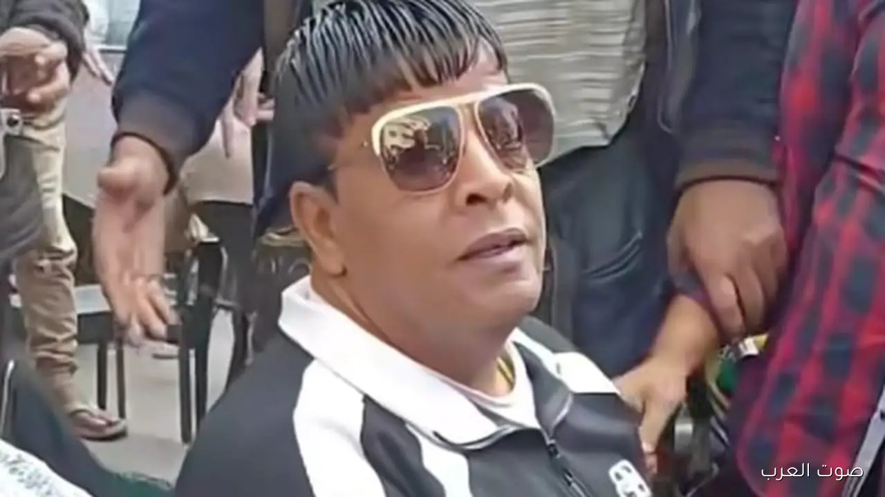 مصطفى كامل وسعد الصغير وعبد الباسط حمودة يحضروا جنازة إسماعيل الليثي في إمبابة