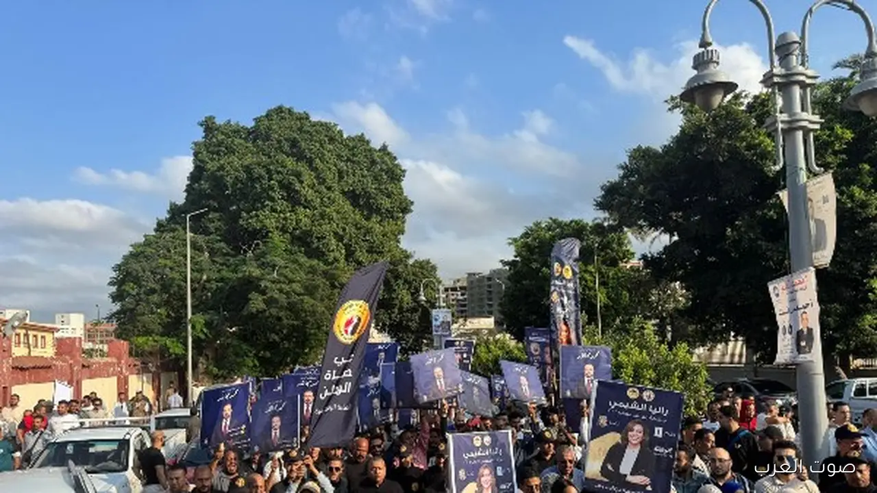 بالآلاف.. مسيرة كبيرة في الإسكندرية عشان تشجع الناس على المشاركة في انتخابات النواب