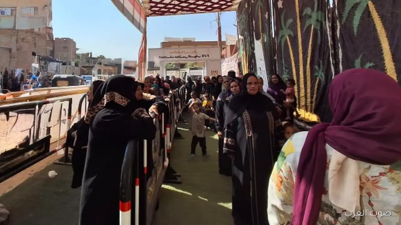في الساعات الأخيرة.. الناس لسه متوجهين بكثافة للجان الاقتراع في الطالبية والعمرانية لانتخابات مجلس النواب
