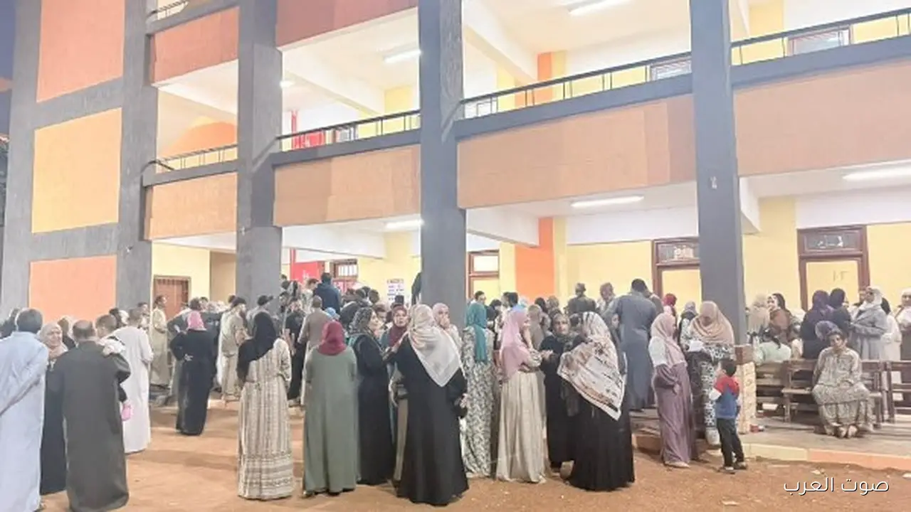 الستات في المقدمة في الانتخابات بمدرسة أتريس في منشأة القناطر