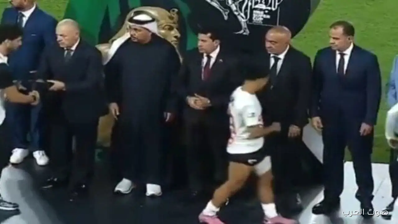 والد بيزيرا يكشف سبب عدم تحية ابنه للناس في نهائي السوبر