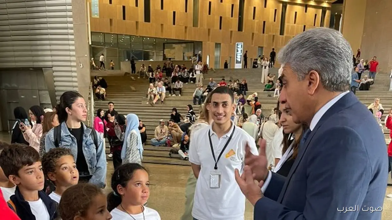 وزير السياحة والآثار يشيد بتنظيم الرحلات المدرسية في المتحف المصري الكبير