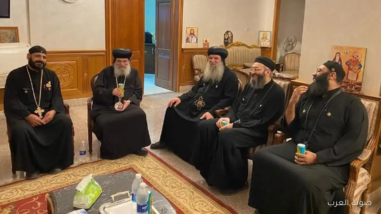 أسقف الدول الإسكندنافية يقابل الخريجين في عزبة النخل.. صور