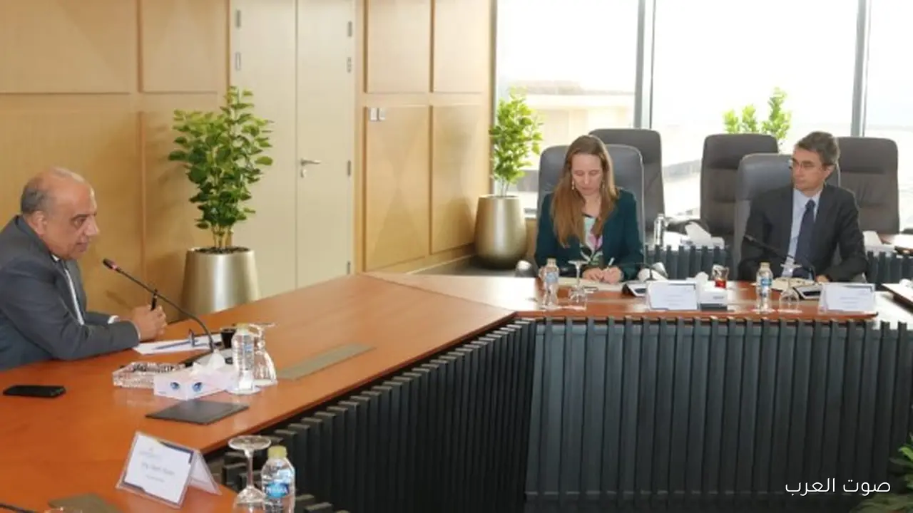 وزير الكهرباء يناقش مع وفد البنك الدولي سبل التعاون في الطاقة المتجددة