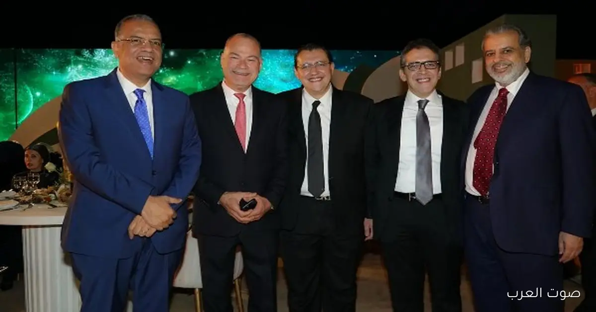 نجوم الفن والإعلام يحتفلوا مع خيري رمضان بزفاف ابنه عمر | صور