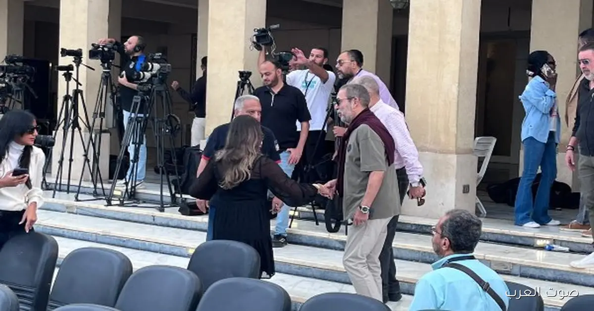 محمود سعد وآل العدل أول الموجودين في ندوة خالد النبوي بمهرجان القاهرة السينمائي