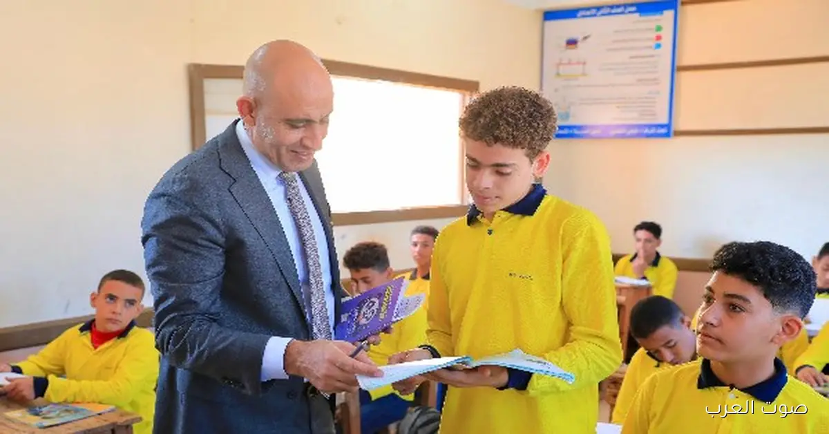 وزير التعليم يتفقد مدارس كفر الشيخ ويفحص الغياب وكتيبات التقييمات