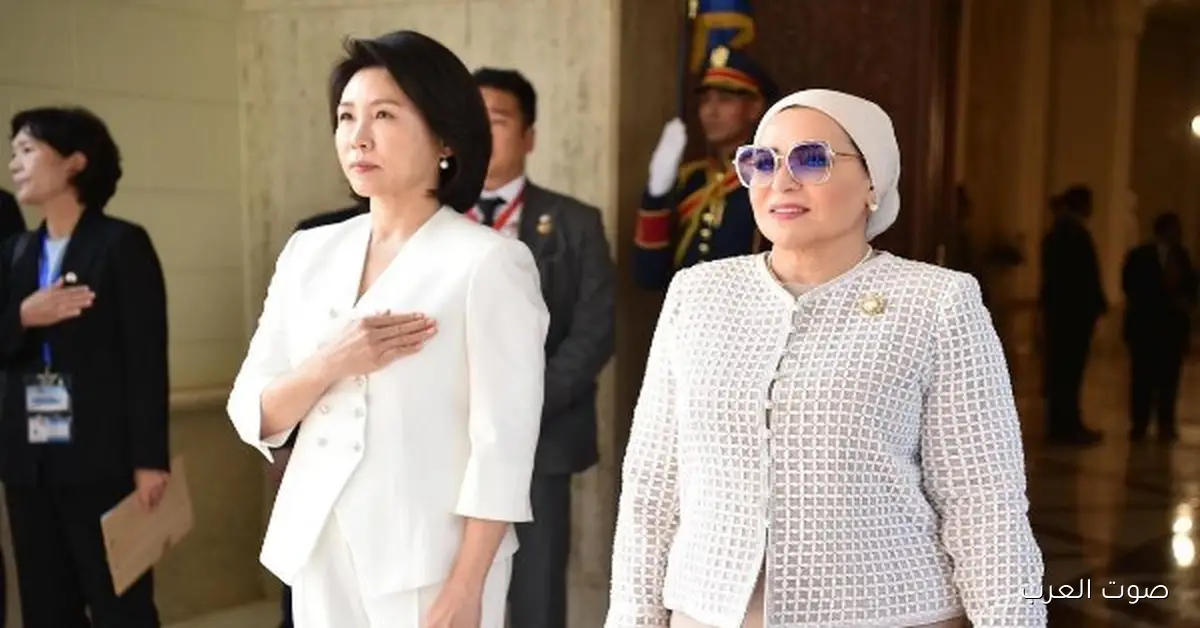 انتصر السيسي تستقبل زوجة رئيس كوريا الجنوبية خلال زيارتها لمصر