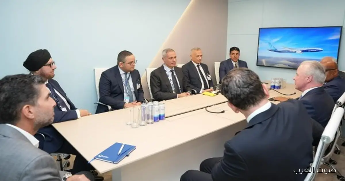 رئيس مصر للطيران يتفاوض مع شركات تصنيع المحركات وتأجير الطائرات لتحديث الأسطول