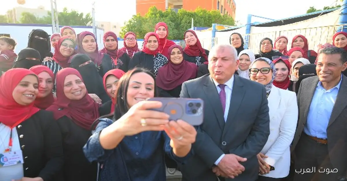 وزيرة التضامن تقابل الرائدات الاجتماعيات في الوادي الجديد