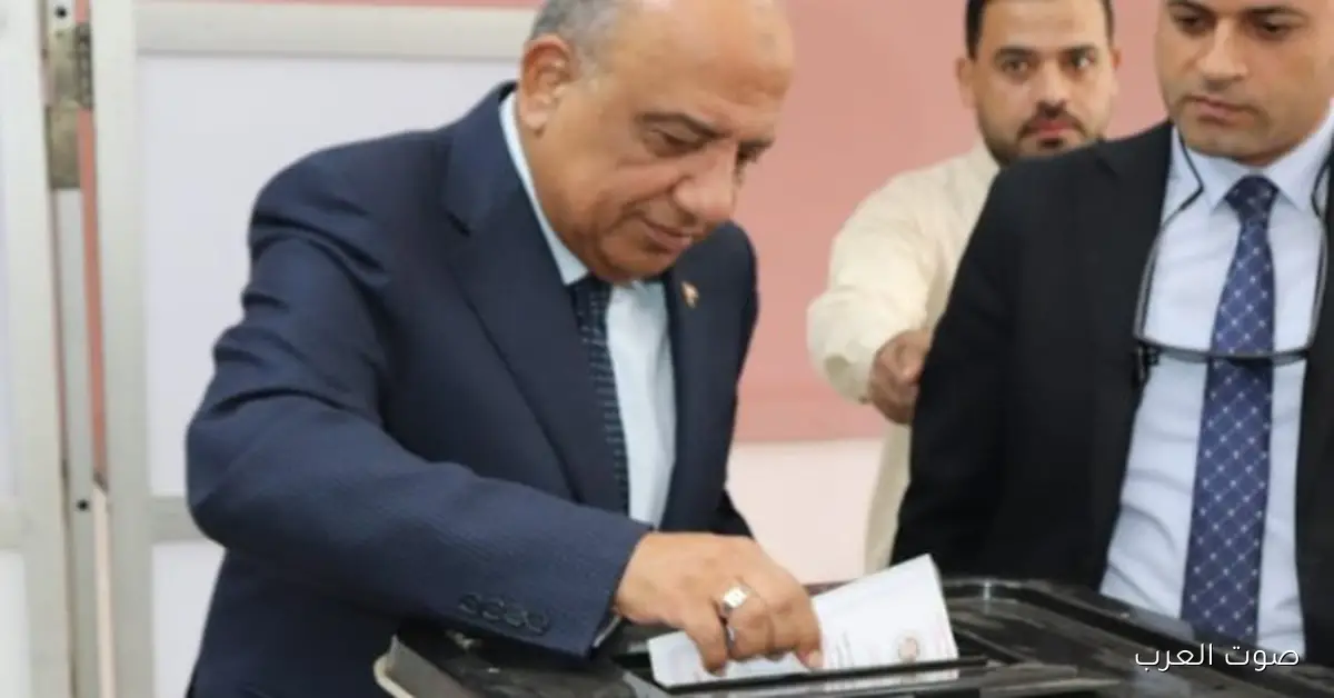 وزير الكهرباء يشارك في انتخابات النواب ويدلي بصوته في مدرسة المنارة بمدينة نصر