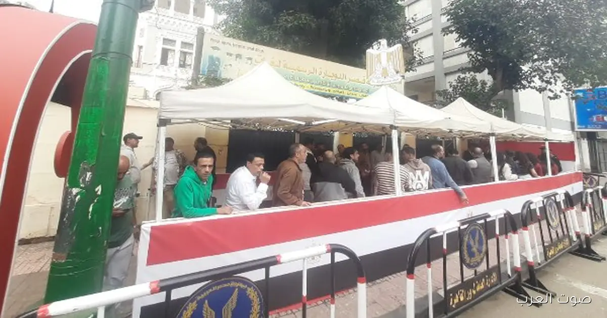 الناس بتتجه بكثرة لمدرسة قصر الدوبارة في القصر العيني