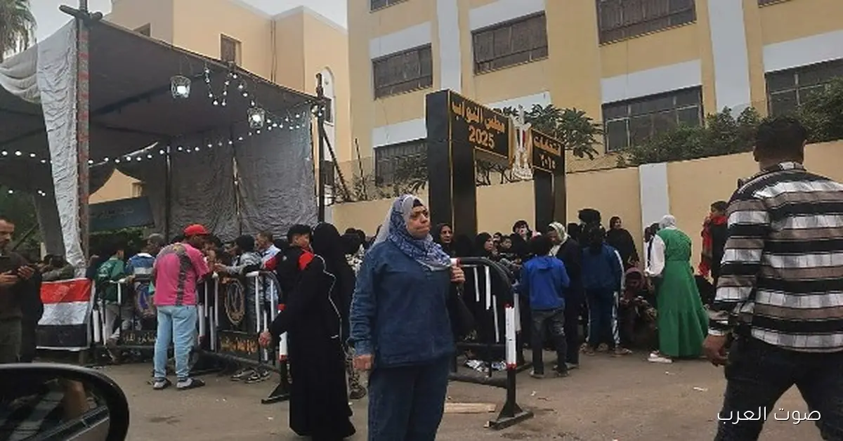 طوابير من الستات.. زيادة الإقبال على لجان الانتخابات في عين الصيرة بالقاهرة