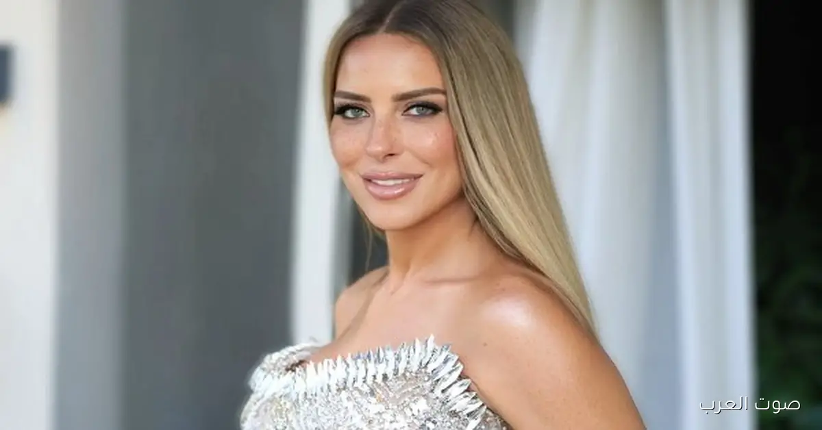 ريم مصطفي تتألق بجمالها في حفل زفاف ابنها