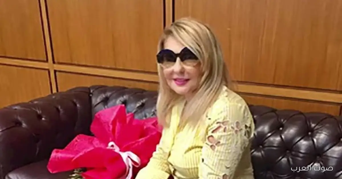 نادية الجندي بتظهر بشكل شبابي ومميز في أحدث إطلالة لها