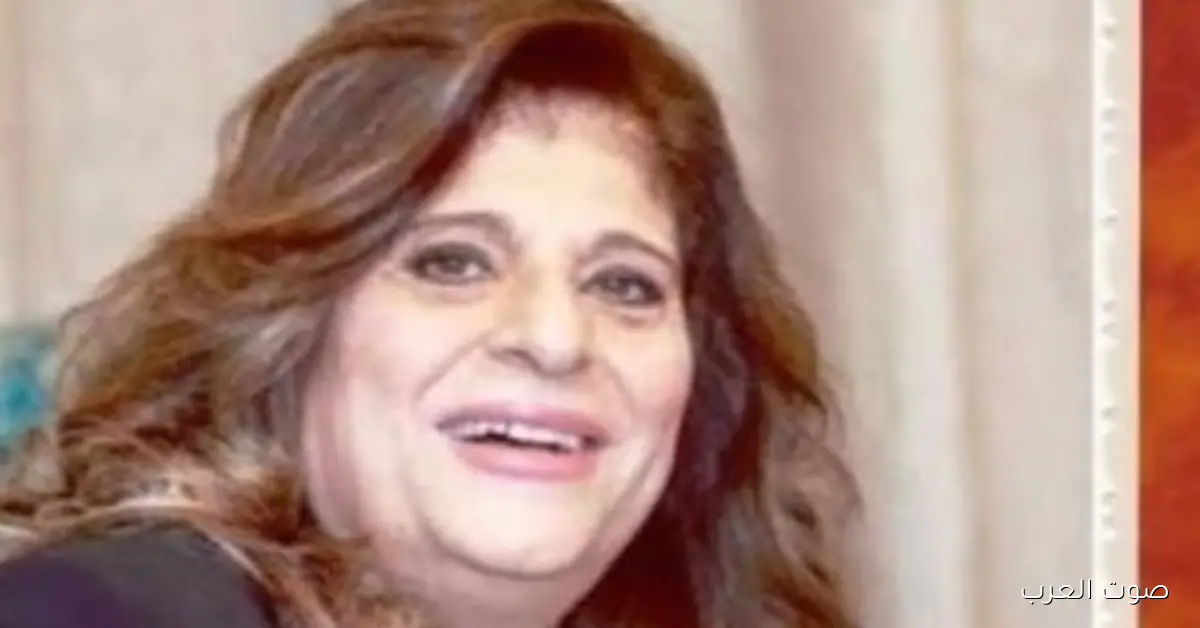 سوزان حسن تطل على الكل في عزاء ميرفت سلامة | شوفوا