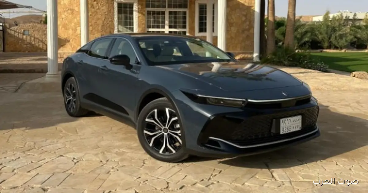 سعر تويوتا كراون برستيج 2026 في السعودية وصور ليها