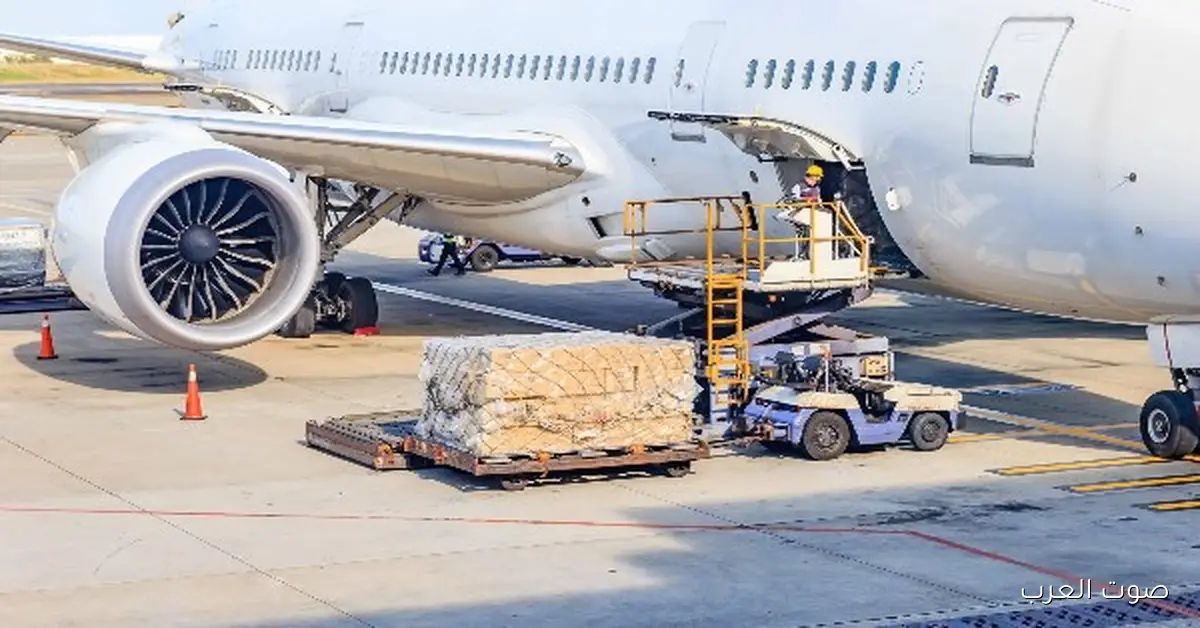 سلاسل الإمداد بتتأقلم مع الرسوم الأمريكية.. والشحن الجوي بيحقق أعلى نمو من 2022