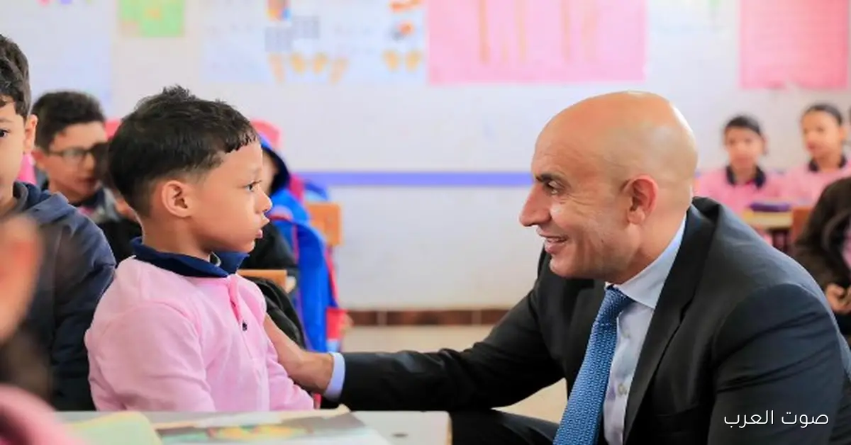 وزير التعليم يعمل جولة مفاجئة في مدارس دمياط ومعاه صور