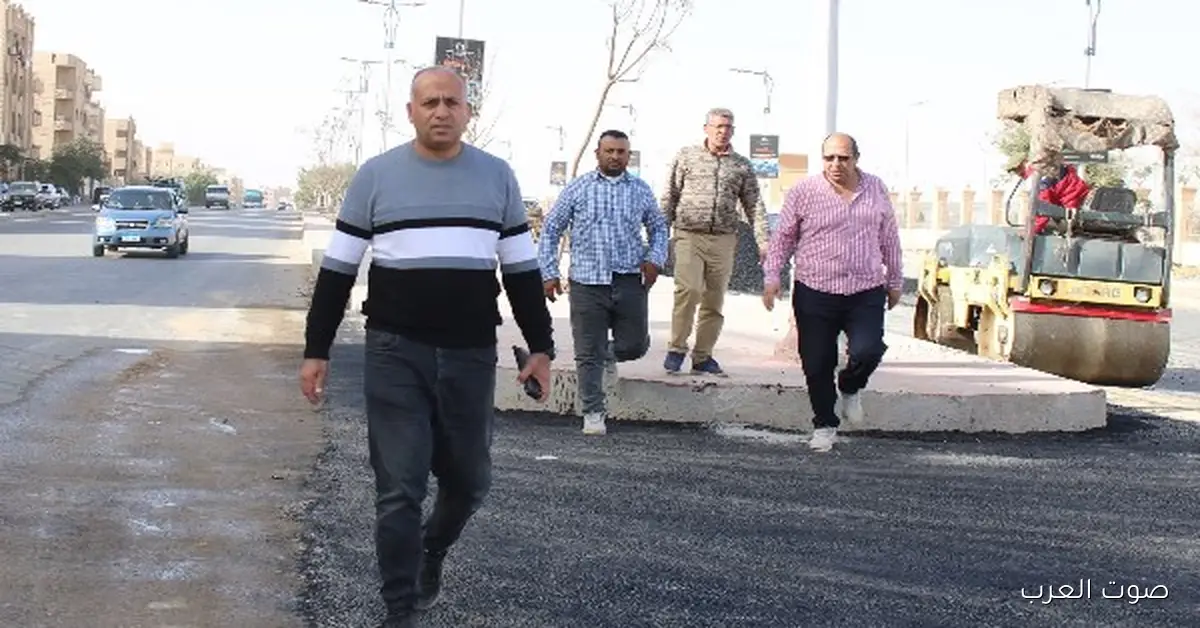 رئيس بدر يتفقد أعمال تطوير طريق السنترال ويشارك صور الجولة