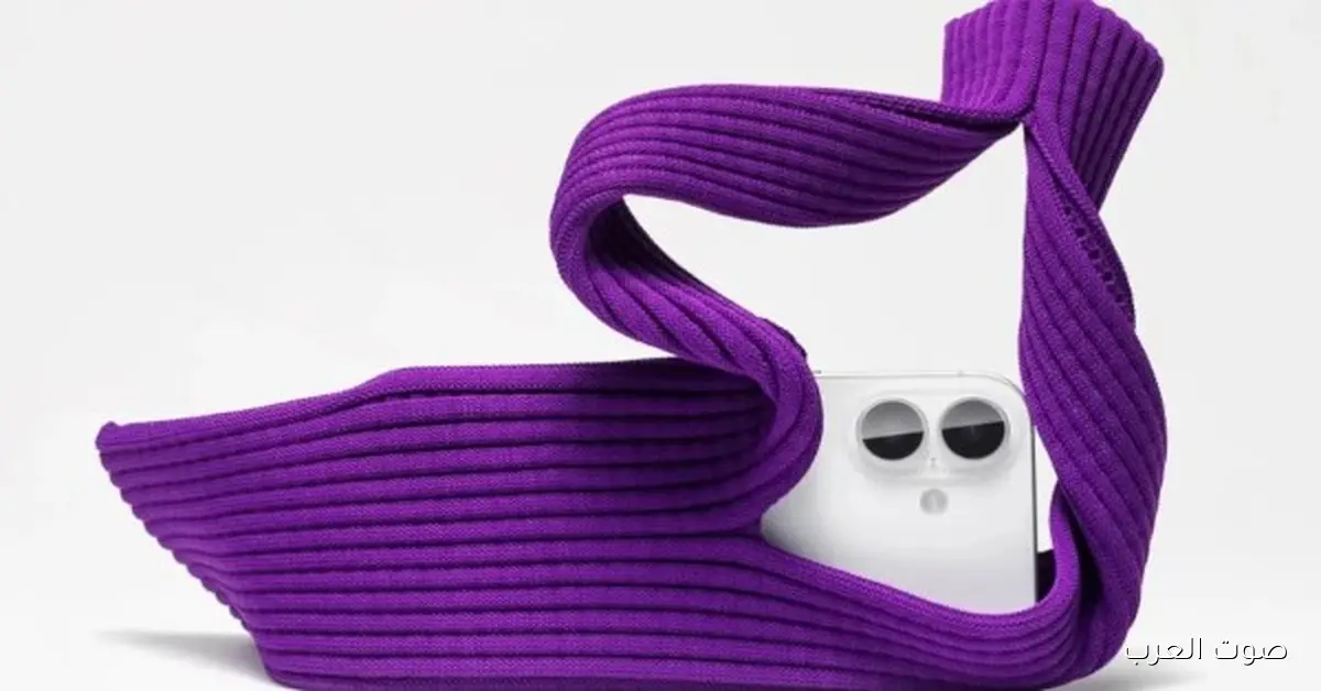 آبل أخيراً مبسوطة .. iPhone Pocket خلص من متاجرها في أمريكا