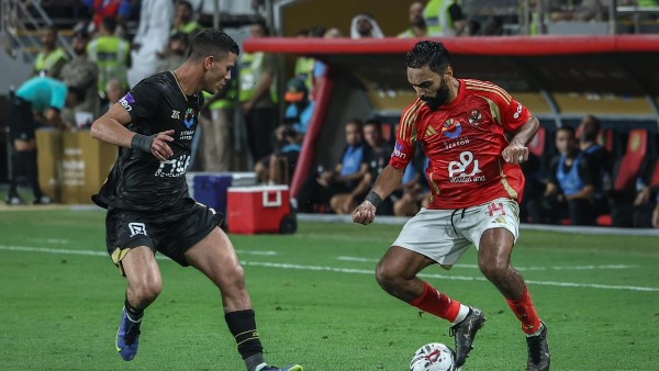 أزمة في الدفاع والهجوم.. حسن مصطفى: الأهلي ماقدرش يعوض الثلاثي ده