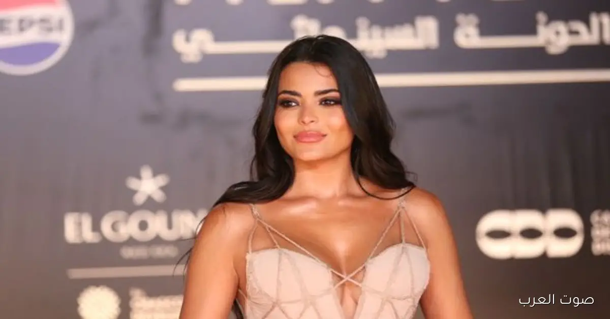 أسماء جلال تكشف سبب منع والدتها لها من حضور جنازة والدها