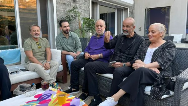 أشرف زكي يرجع عن استقالته كنقيب للممثلين بعد زيارة أعضاء المجلس