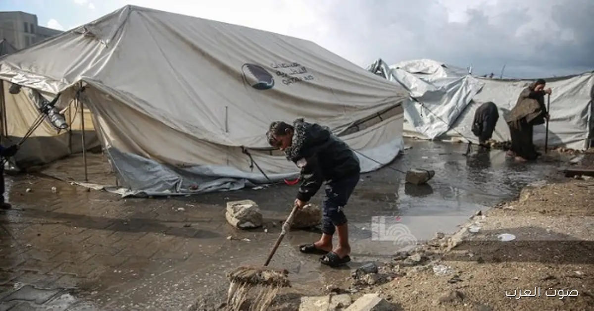 أمطار غزيرة تغرق خيام غزة.. المنخفض الجوي يزيد من معاناة النازحين