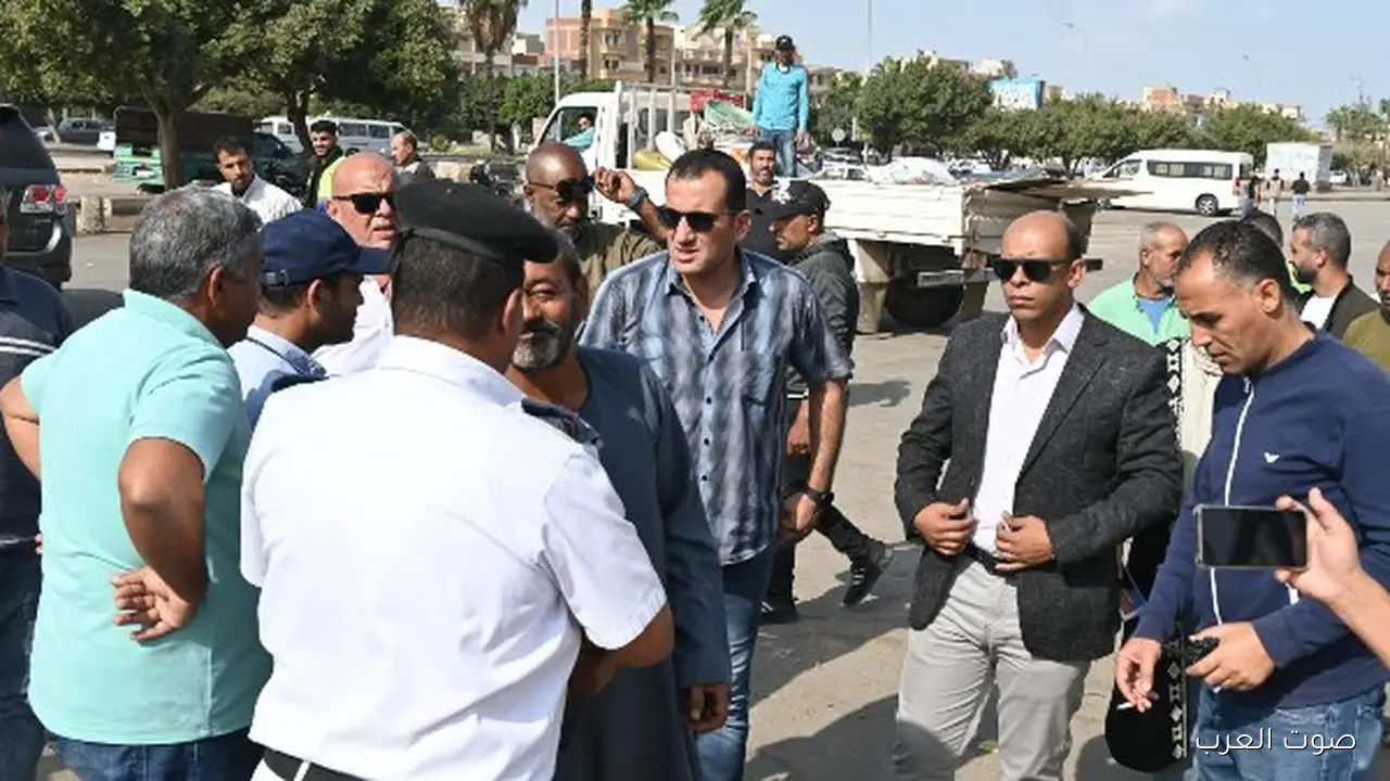 إزالة الإشغالات في منطقة الأردنية بالعاشر من رمضان ومنع عودة الباعة الجائلين