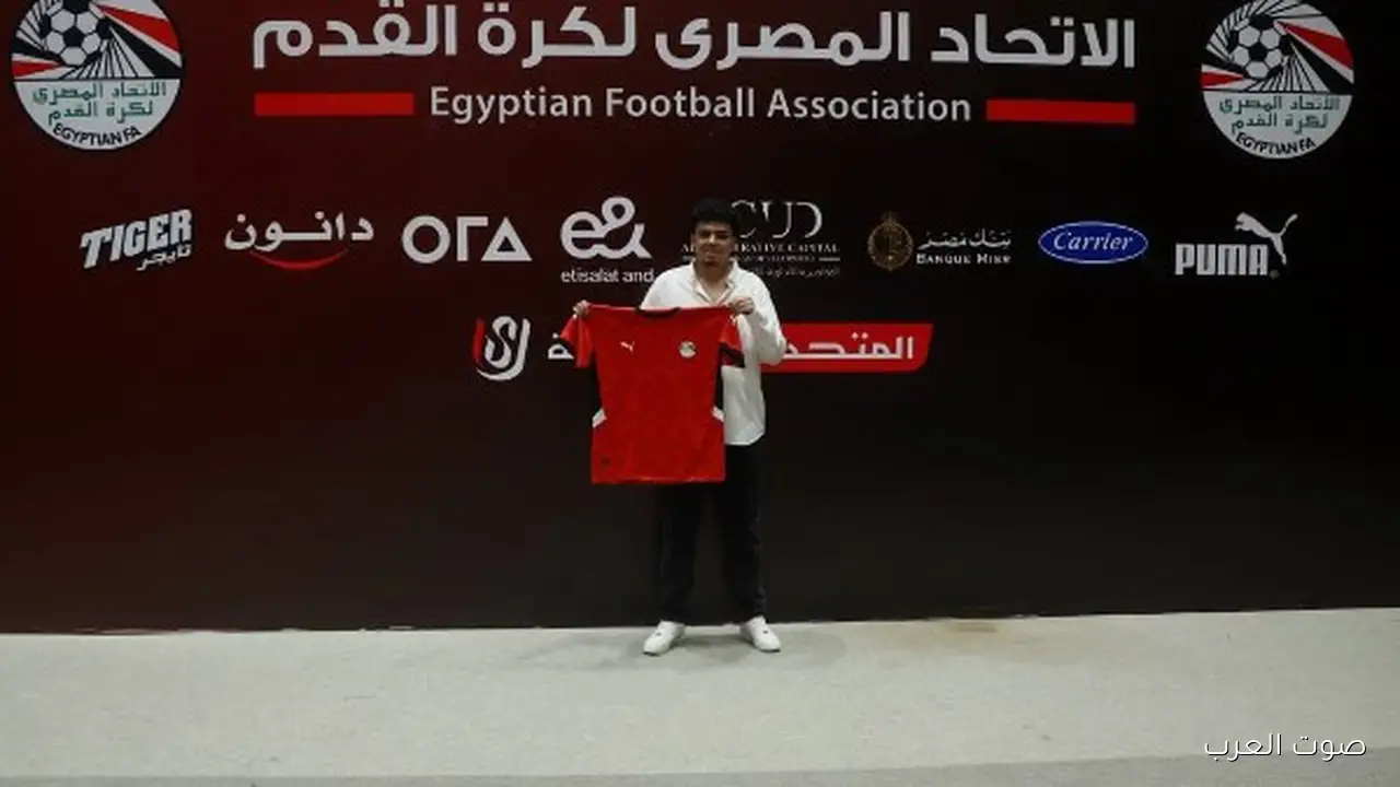 اجتماع مع عمر الشحات بطل مصر في بطولة العالم للألعاب الإلكترونية بالرياض