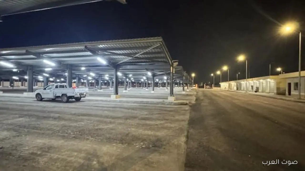 استعدادًا للتشغيل، خلصنا شغل الكهرباء في مشروع امتداد الموقف بالعاشر من رمضان