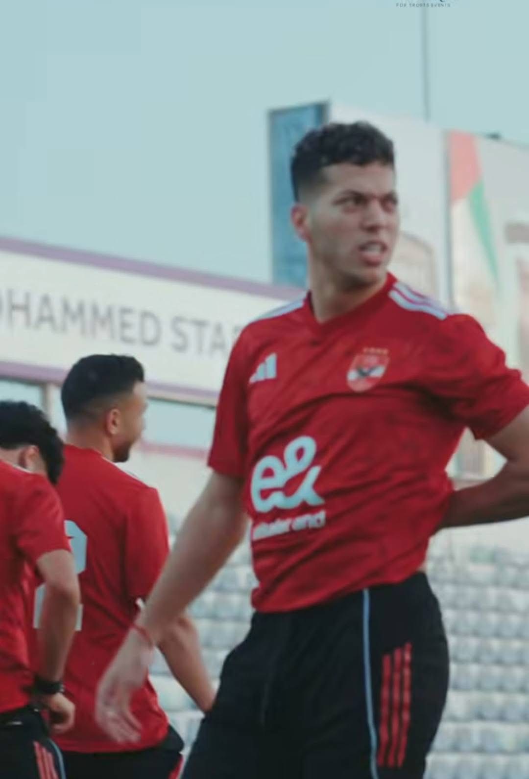 استقبال مميز من لاعبي الأهلي لإمام عاشور في تمرين النهاردة